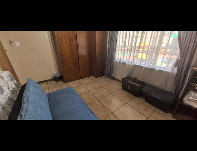 3 BEDROOM HOUSE FOR SALE IN HAMBERG